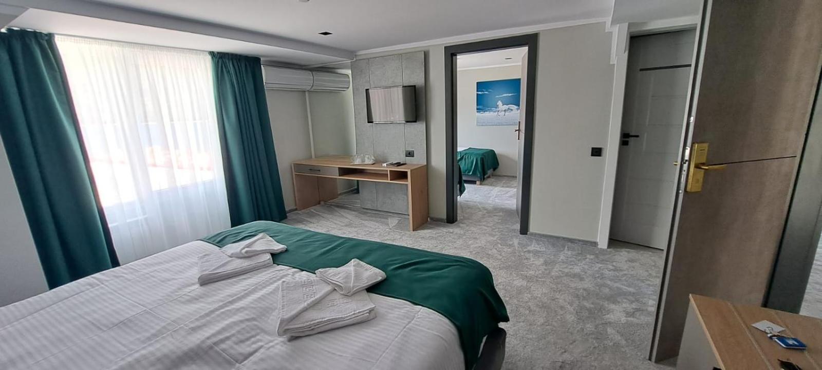 Hotel Plutitor Lebada Bicaz Bagian luar foto