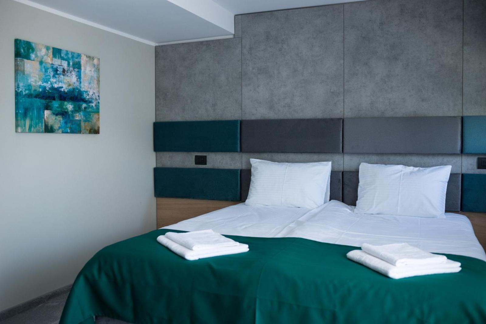 Hotel Plutitor Lebada Bicaz Bagian luar foto